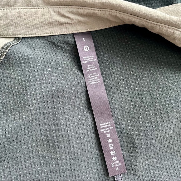 Lululemon Double Pocket Long Sleeve Overshirt
Green Twill - Picture 8 of 8